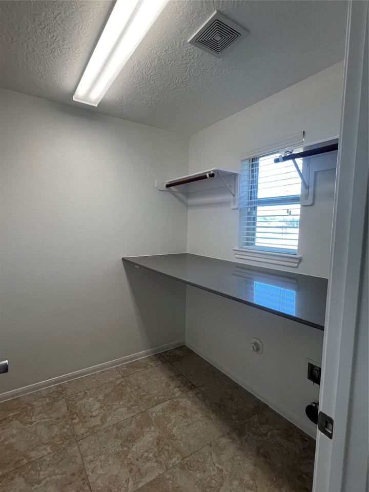 99 Fordland Estate Dr #99 - Photo 7 of 17