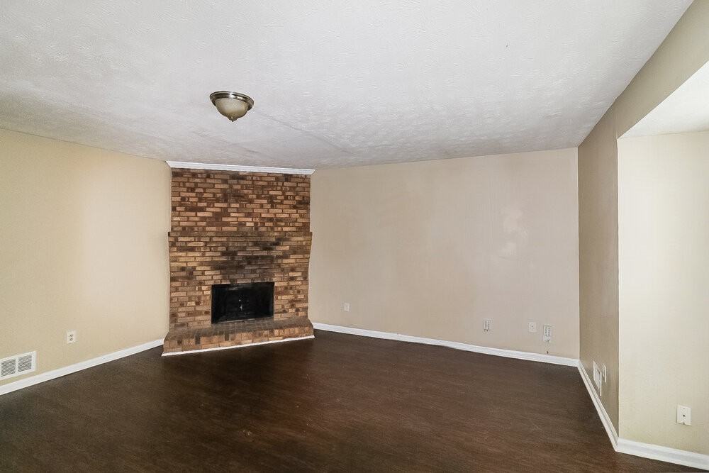 5351 Ridgemere Ct - Photo 5 of 17