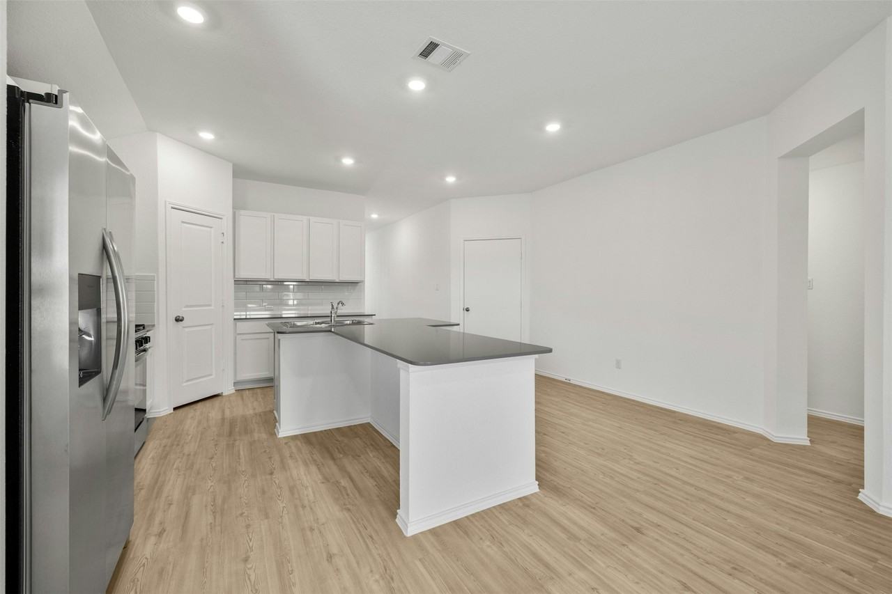 4120 Brightwell Ranch Rd #4120 - Photo 3 of 28