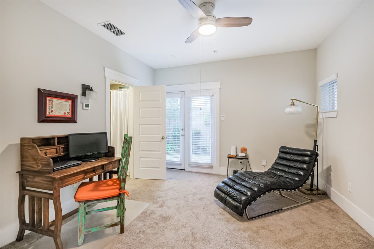 809 Leavenworth Ave #809 - Photo 2 of 29