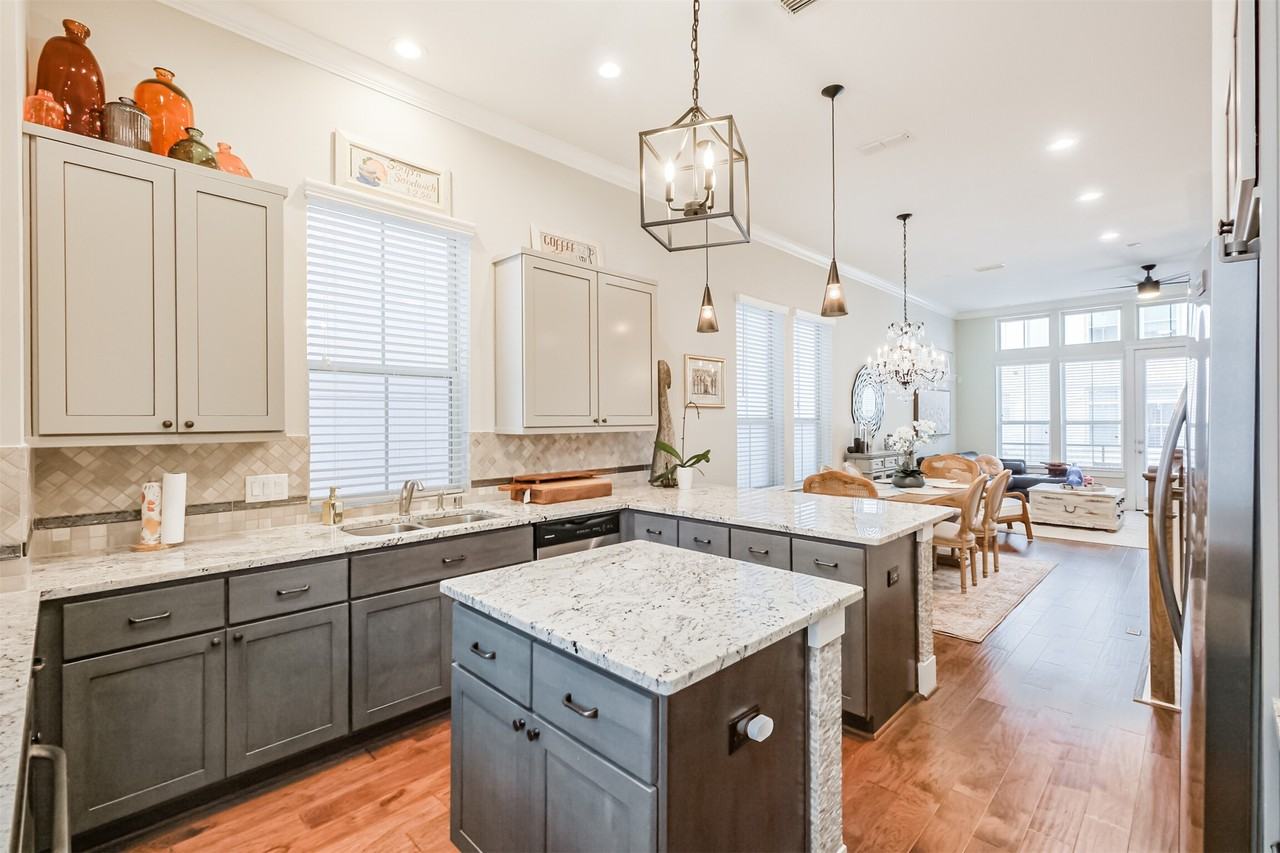 809 Leavenworth Ave #809 - Photo 7 of 29