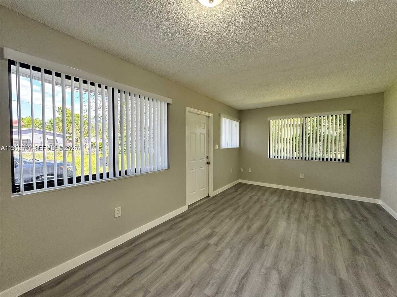 2237 Taylor St #2237-2 - Photo 2 of 12