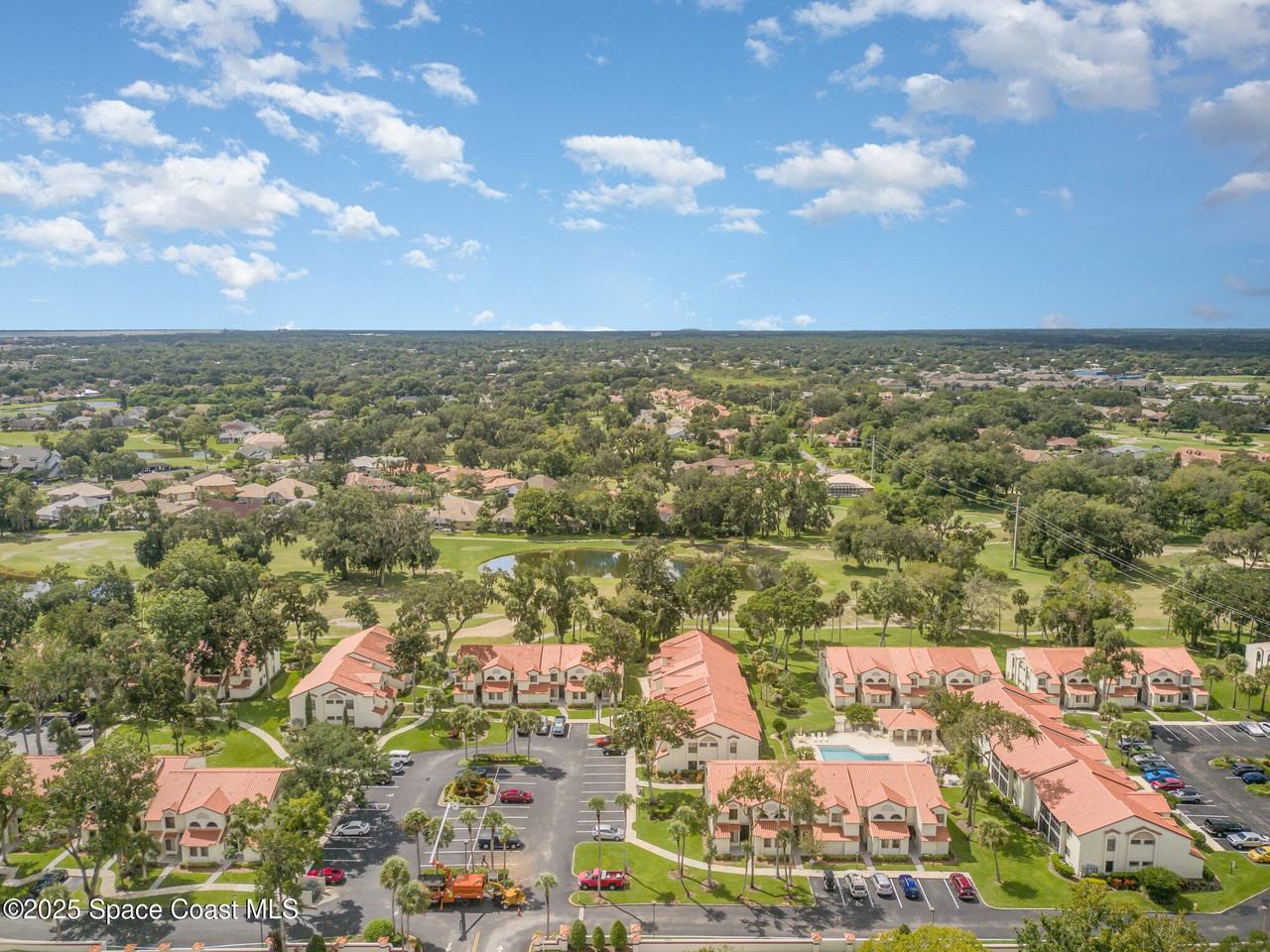 1089 Country Club Dr