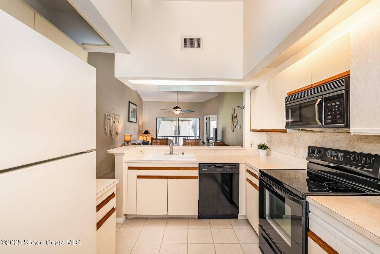 1089 Country Club Dr #1089-722 - Photo 6 of 29