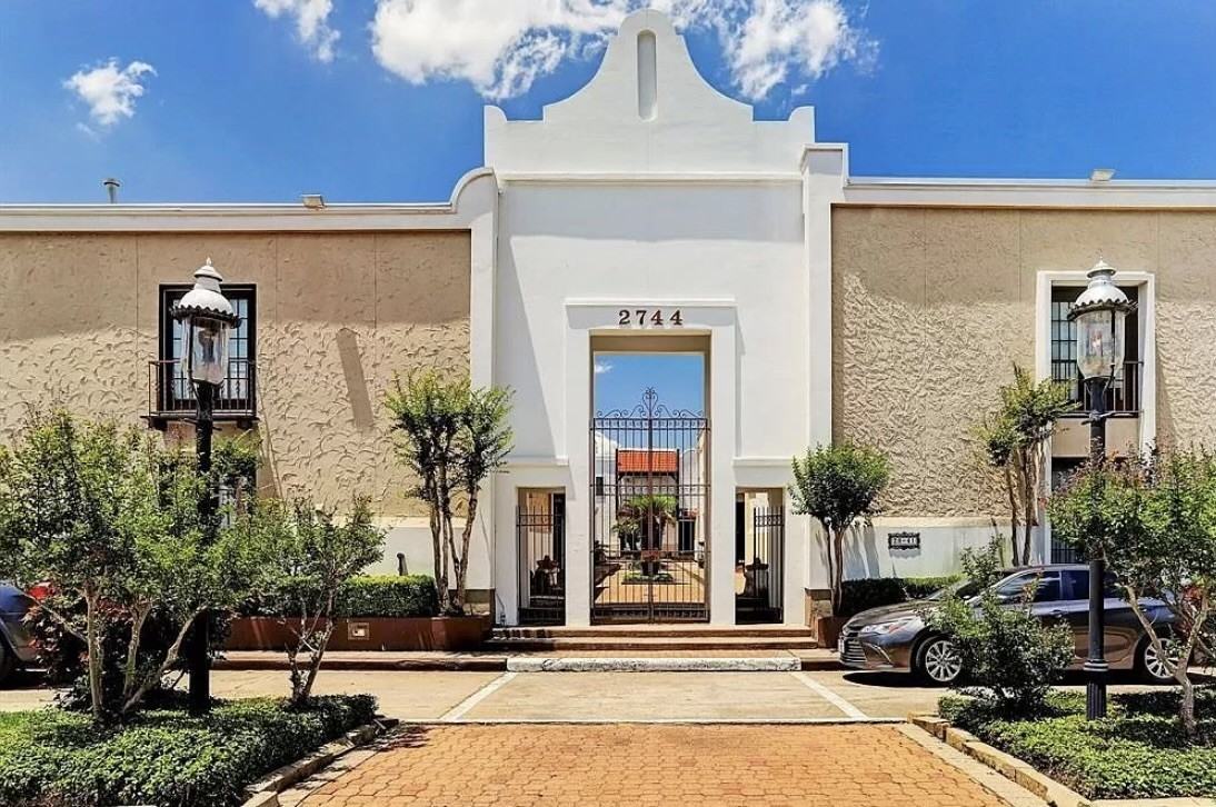 2744 Briarhurst Dr #2744-50 - Photo 6 of 23