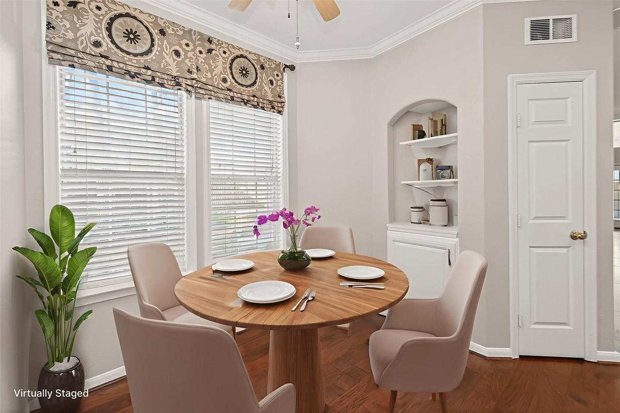 2330 Everest Way #2330 - Photo 5 of 49