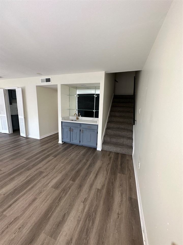 10378 Briar Forest Dr #1037832-5 - Photo 6 of 18