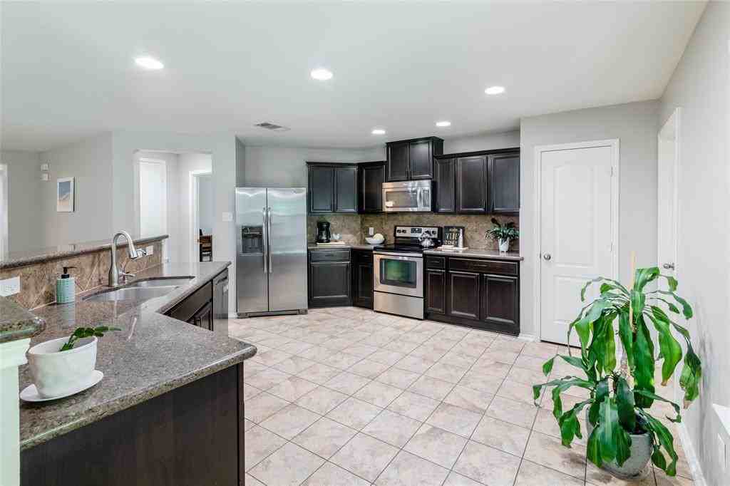 904 Strickling Dr #904 - Photo 3 of 19