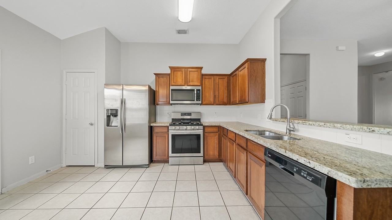 15710 Flagstone Walk Way #15710 - Photo 7 of 27