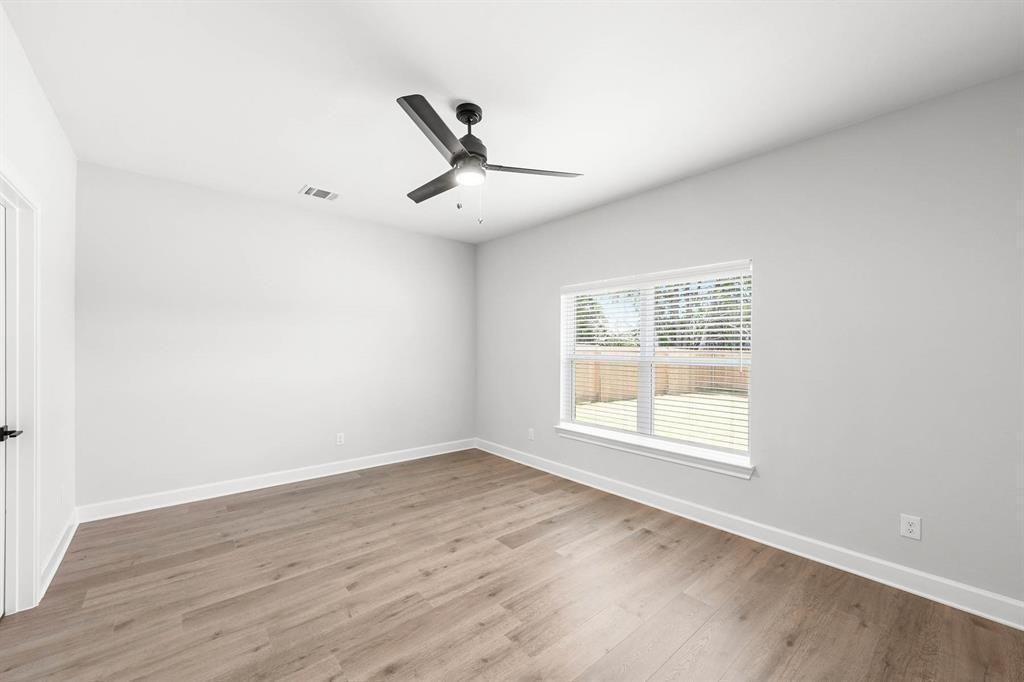 1000 Pecan Pl #1000 - Photo 2 of 9