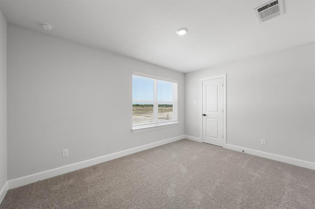 1000 Pecan Pl #1000 - Photo 3 of 9