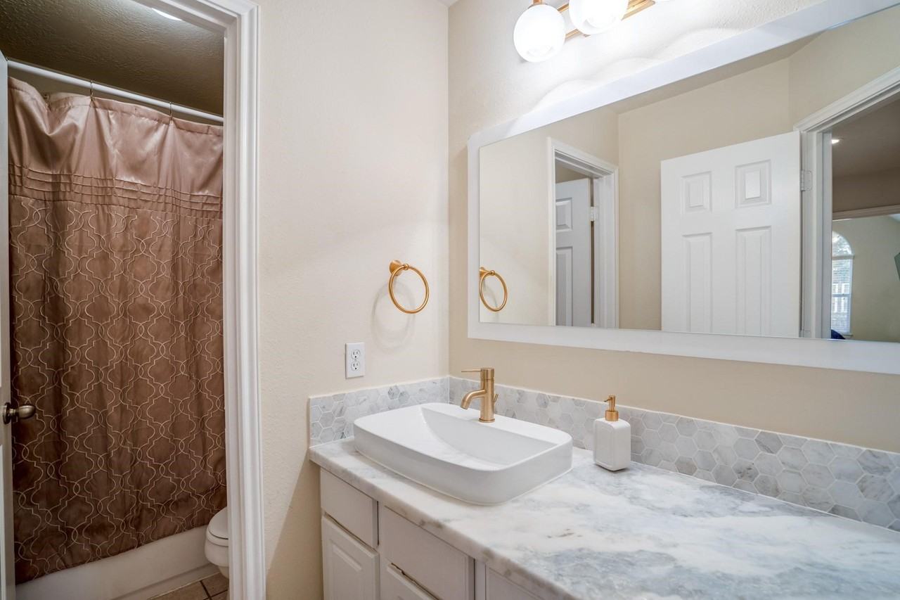 12619 Mansfield Glen Ct #12619 - Photo 4 of 36