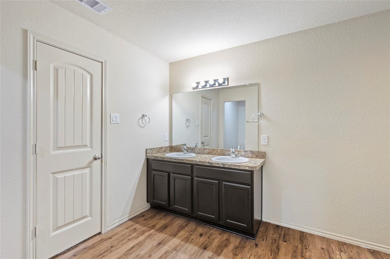 24407 Pigeon Berry Dr #24407 - Photo 4 of 34