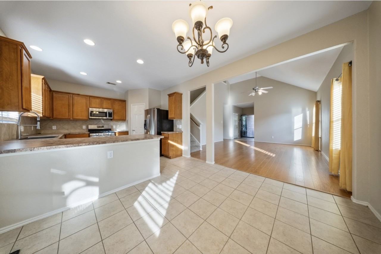 18123 Hillock Glen Ln #18123 - Photo 7 of 21