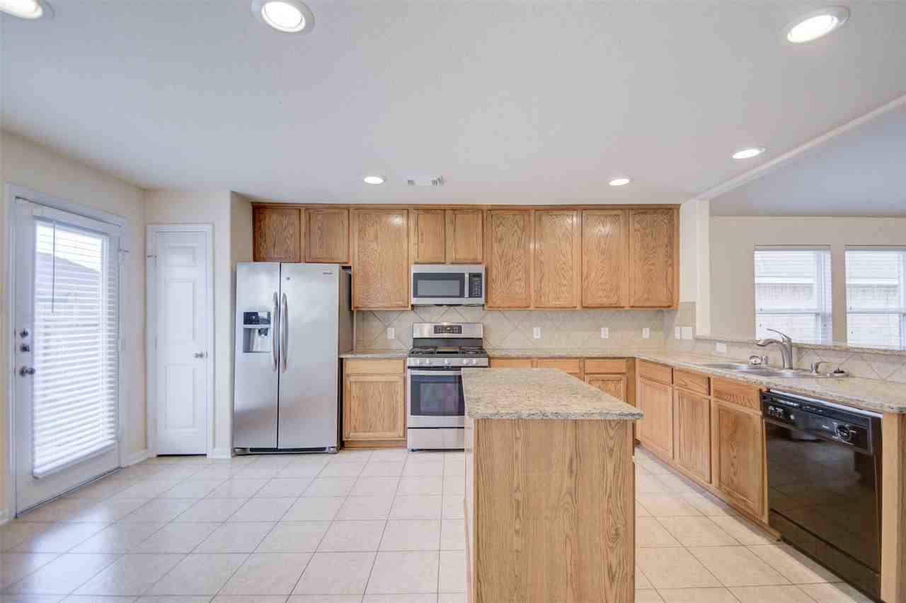 17523 Cypress Orchard Ln #17523 - Photo 6 of 21