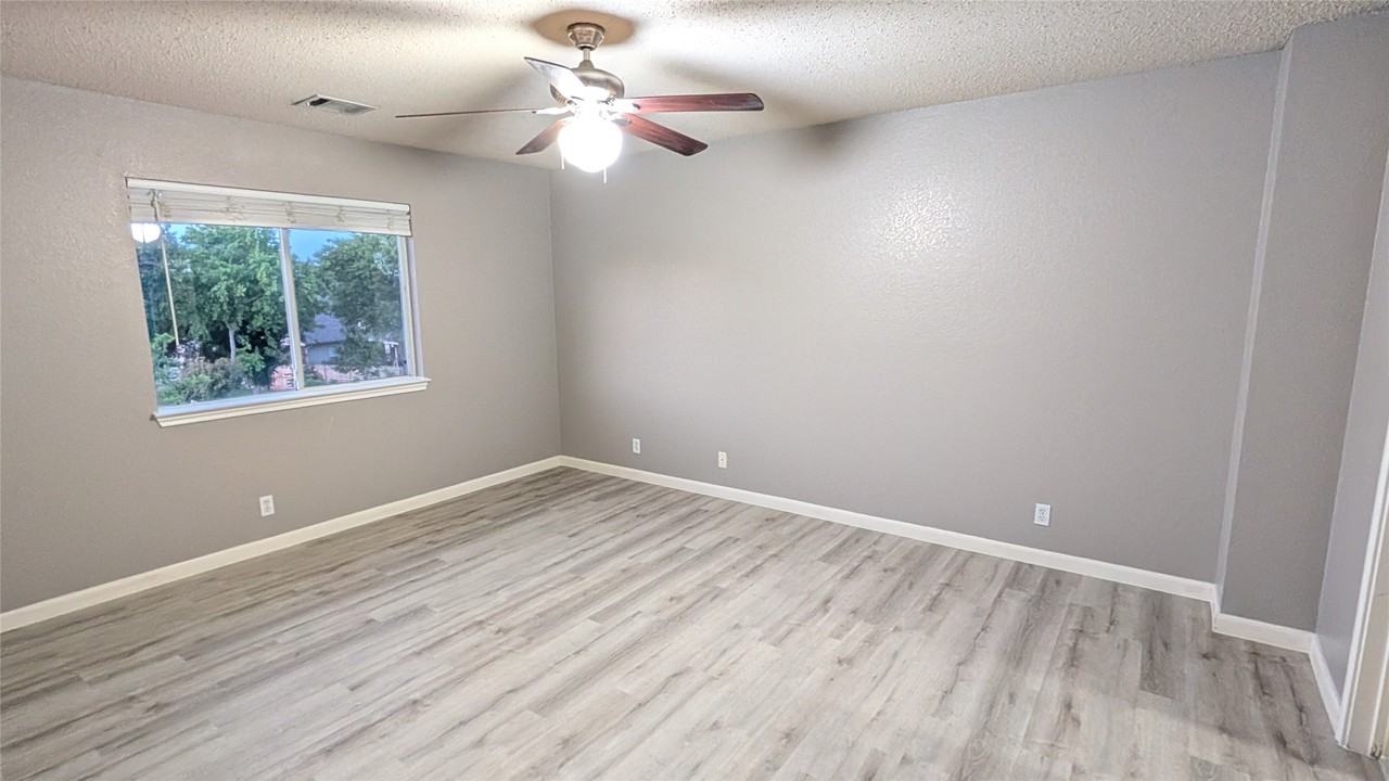 5016 Barlow Dr #5016 - Photo 4 of 22