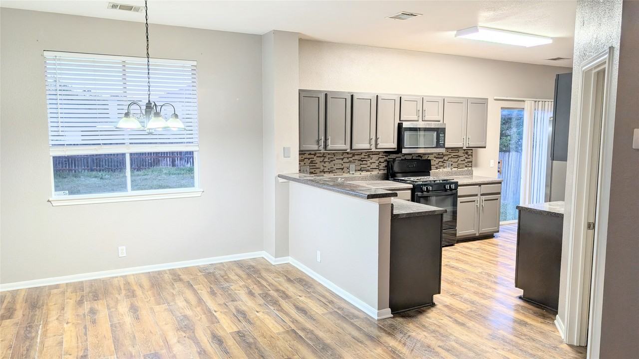 5016 Barlow Dr #5016 - Photo 7 of 22