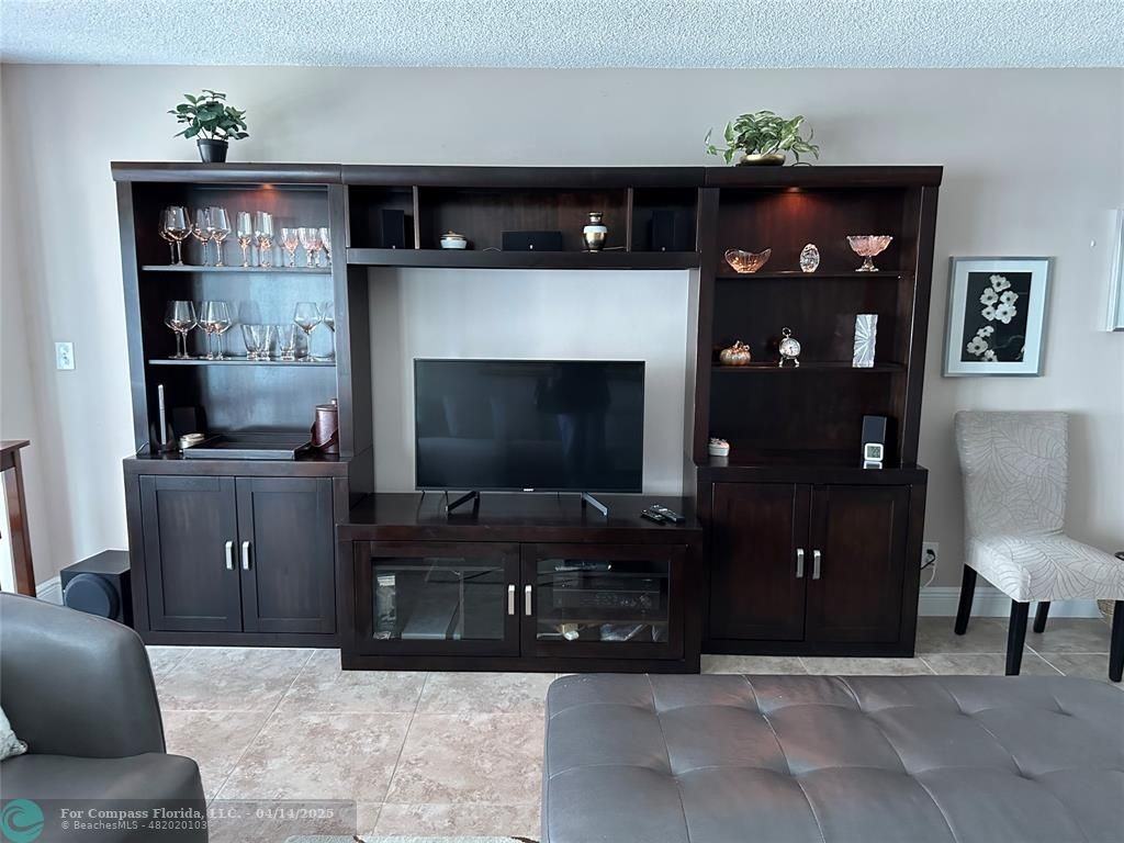 4100 Galt Ocean Dr #4100-611 - Photo 5 of 14