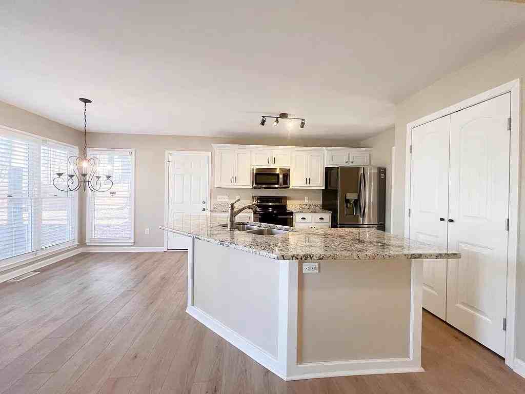 210 Torrey Ct #1 - Photo 5 of 25