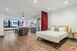 932 S Hill St - Photo 1 of 1