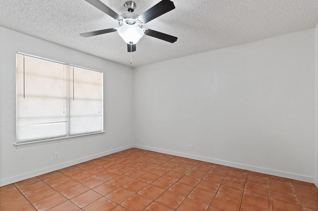 1424 Phillips St #1424 - Photo 3 of 24