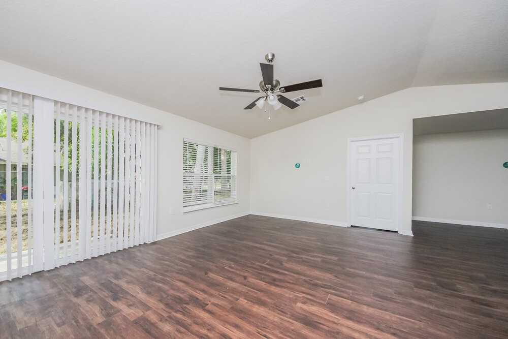 938 Nancy Ct - Photo 3 of 16