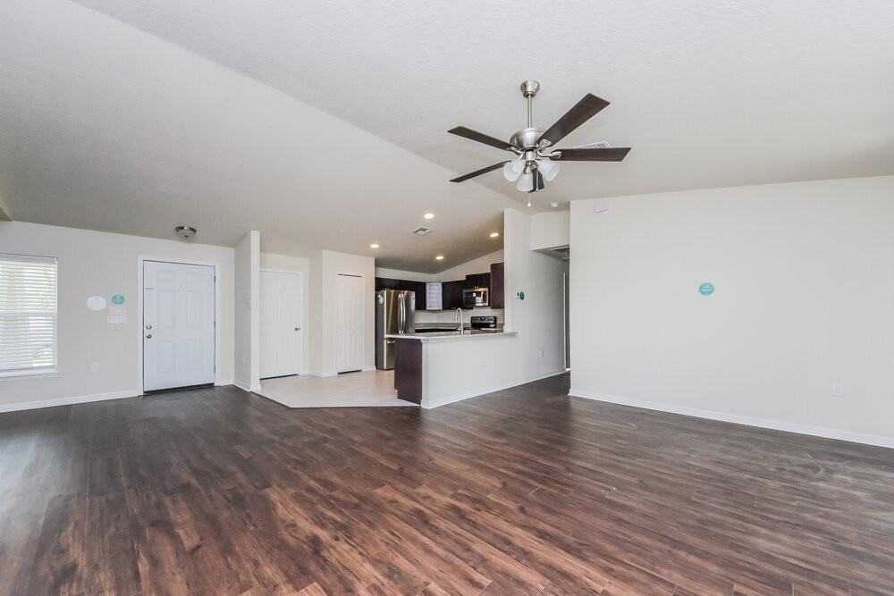 938 Nancy Ct - Photo 5 of 16