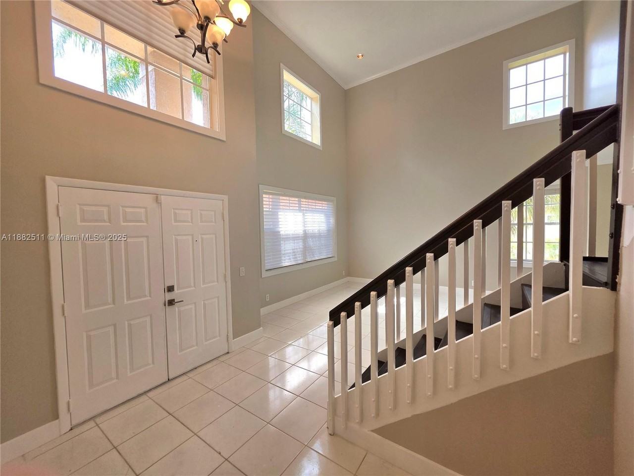 584 Cambridge Dr #584 - Photo 6 of 20