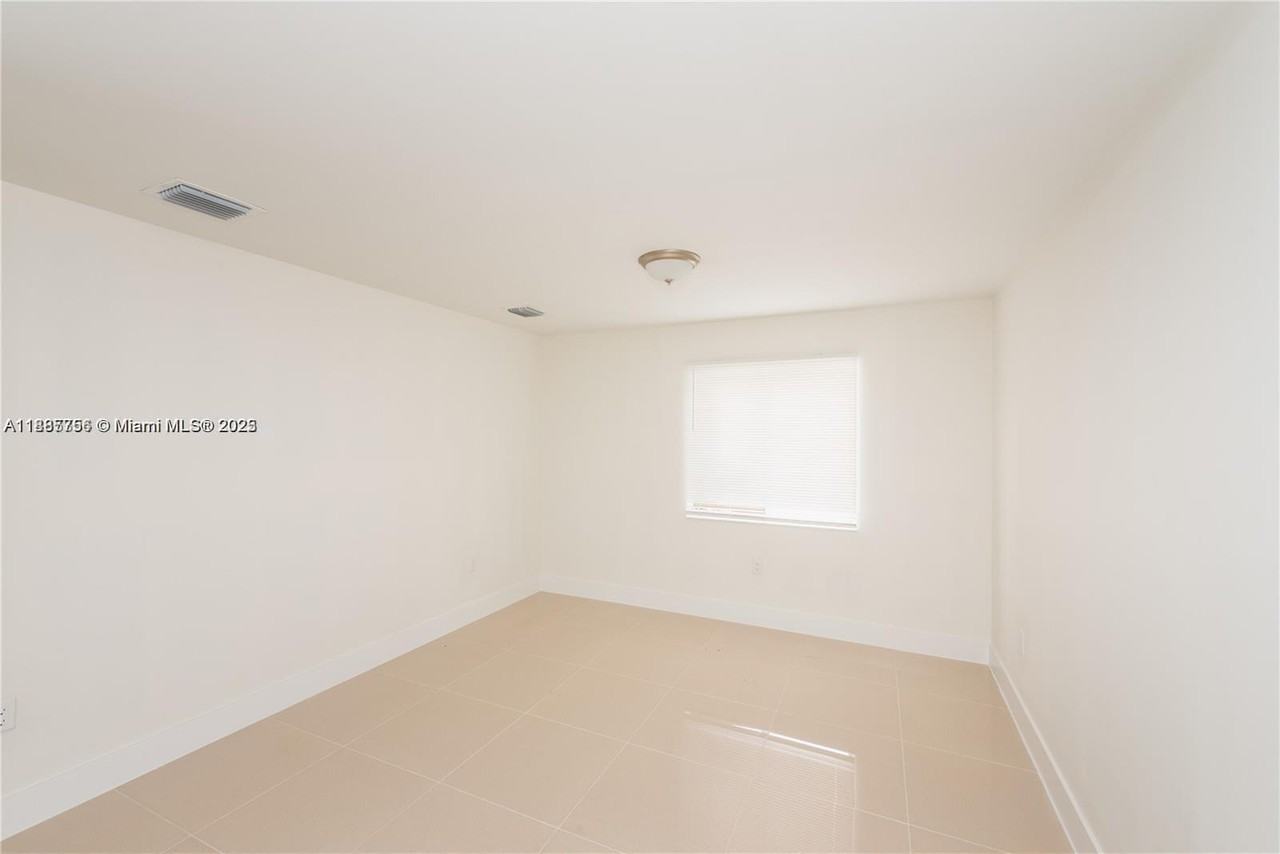 Gladeview #1740-2 - Photo 5 of 8