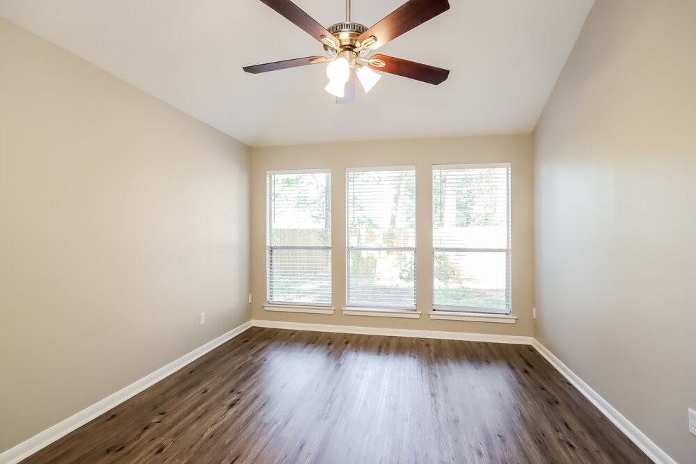 15803 N Chamfer Ct - Photo 5 of 16