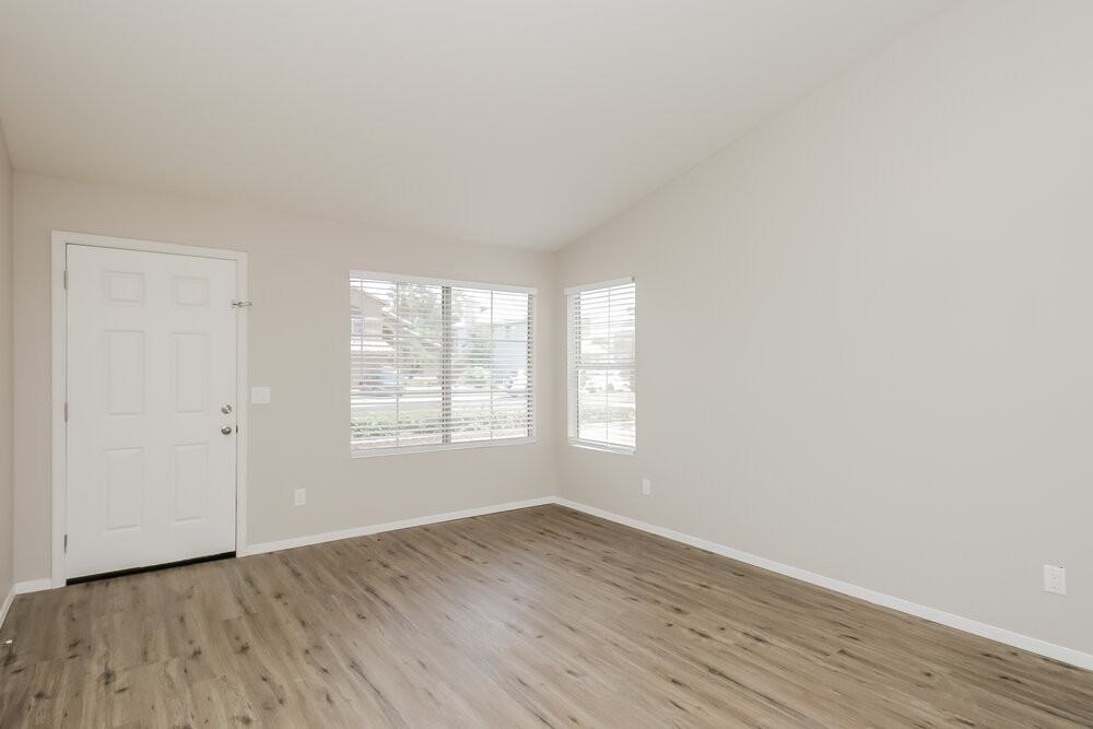 6351 E Regina St - Photo 6 of 16