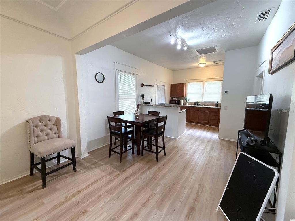 1204 E Emma St #1204 - Photo 5 of 14