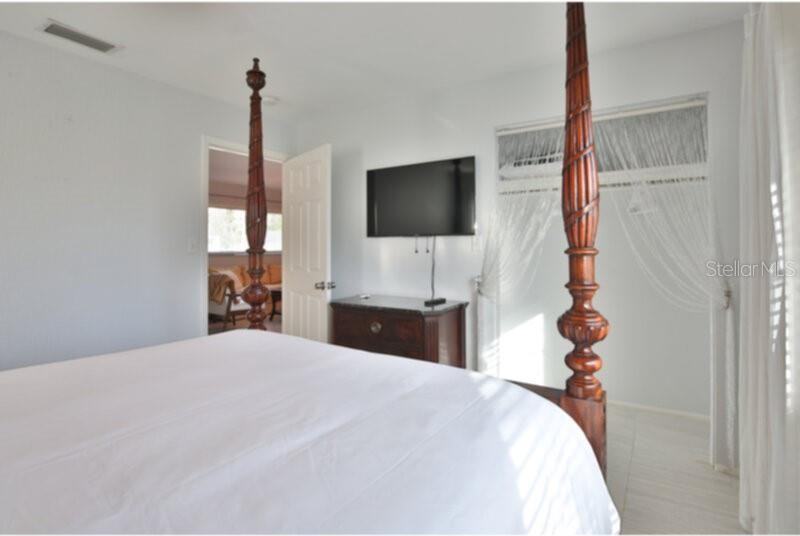 422 Julia Pl #422C - Photo 7 of 19