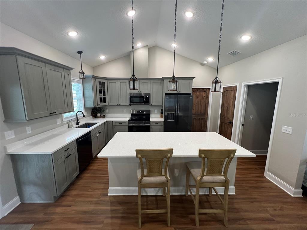 4930 Se 10th Pl #4930 - Photo 5 of 23