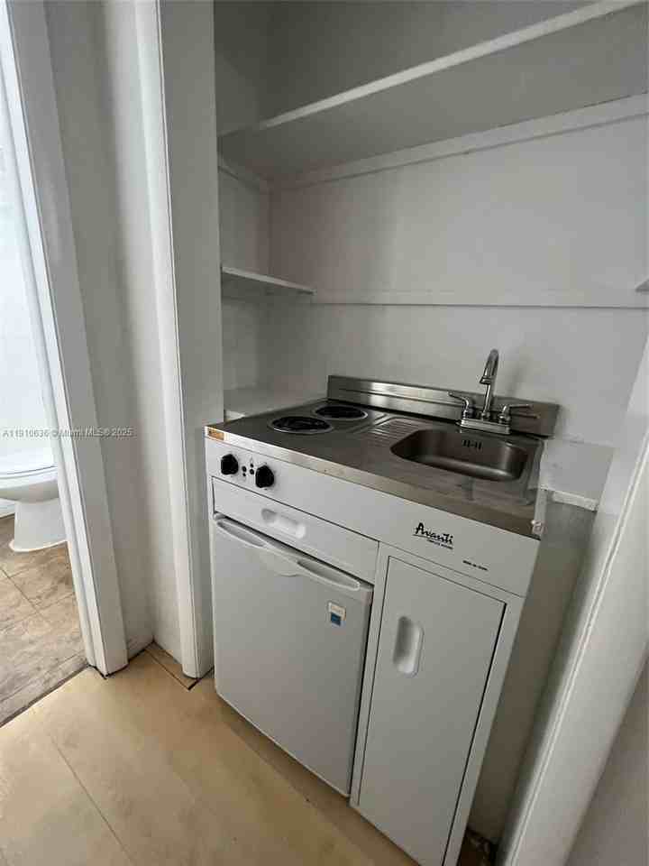 4841 Sw 45th Ave #4841-3 - Photo 5 of 6