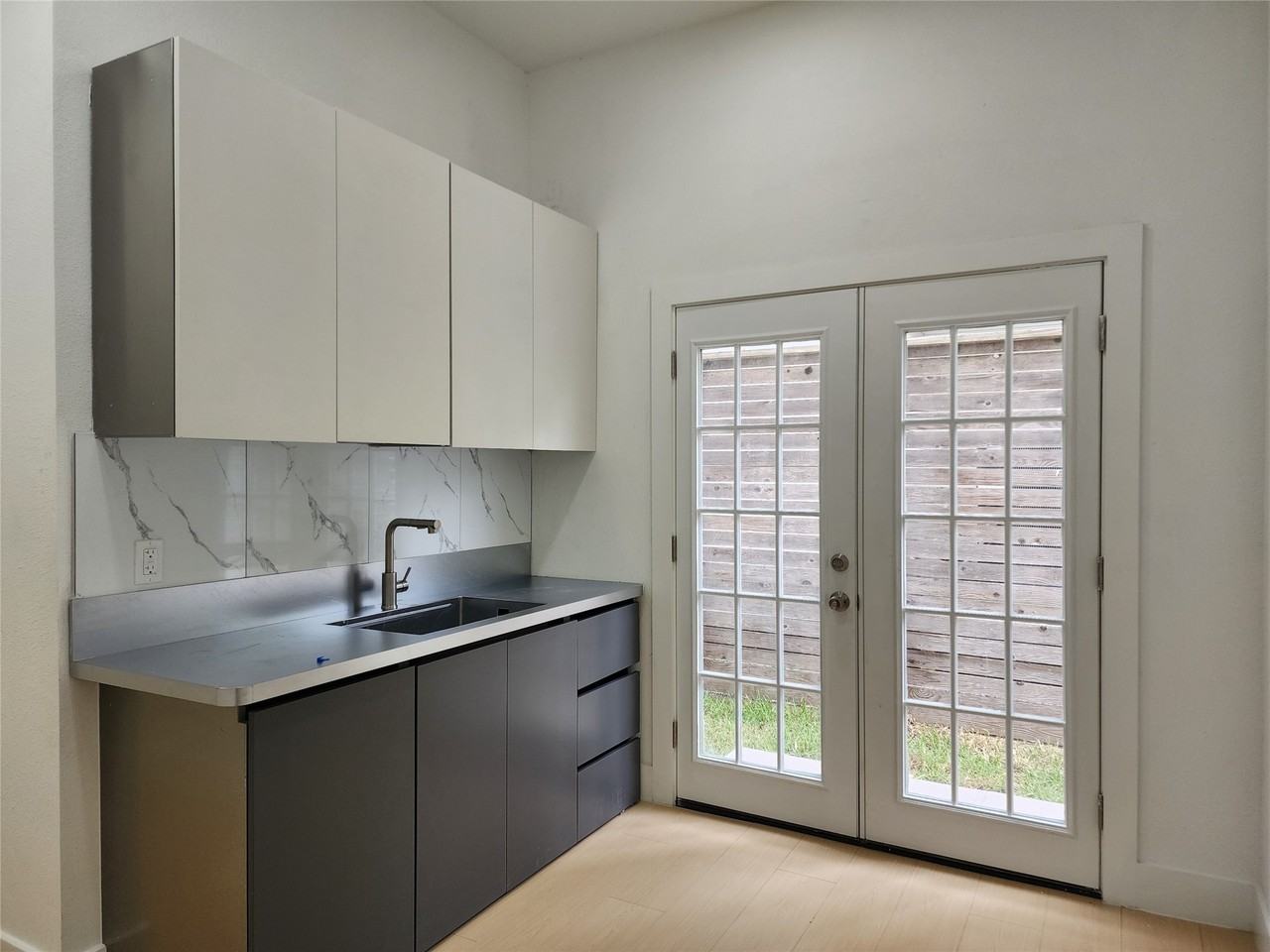 3405 St Emanuel St #3405 - Photo 5 of 28