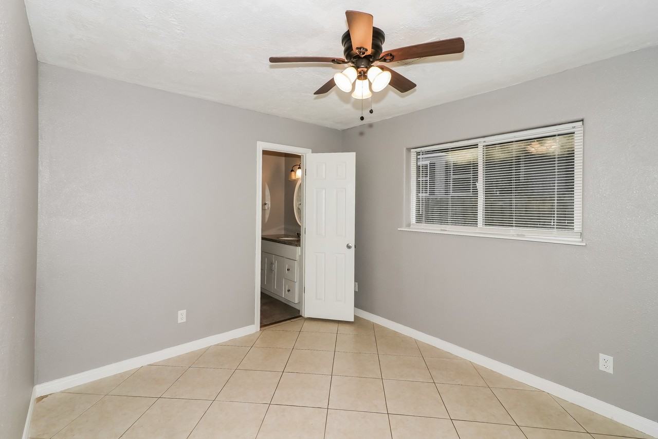 1303 W Phillips St #1303 - Photo 2 of 15