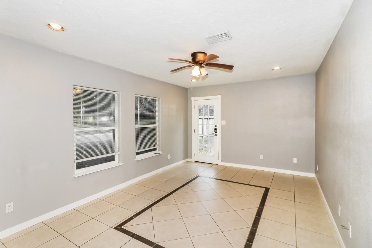 1303 W Phillips St #1303 - Photo 6 of 15