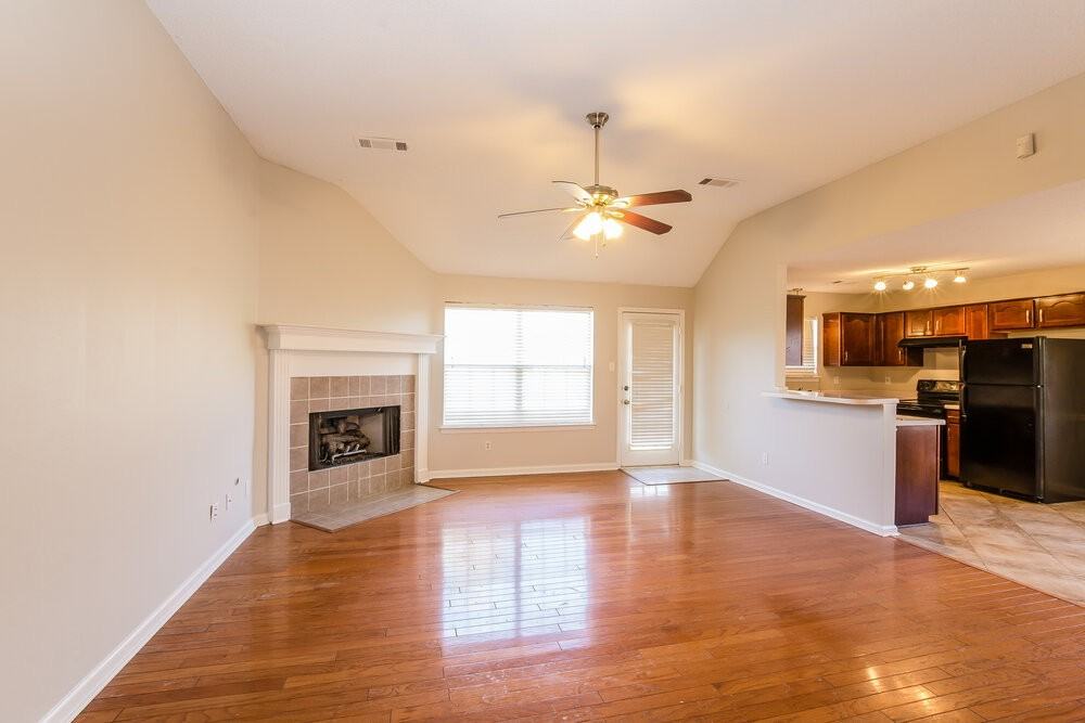 7744 Shadow Glen Ln - Photo 2 of 15