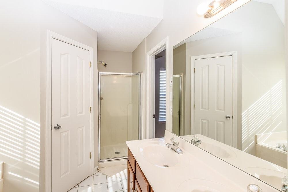 7744 Shadow Glen Ln - Photo 7 of 15