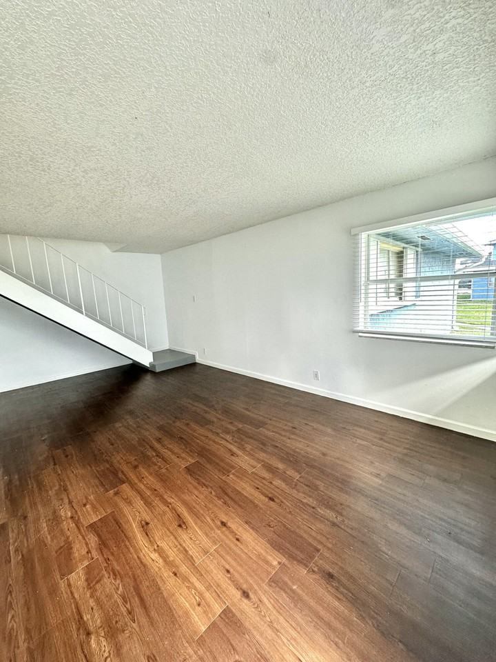 108 E Tiffany Dr #108-2 - Photo 3 of 14