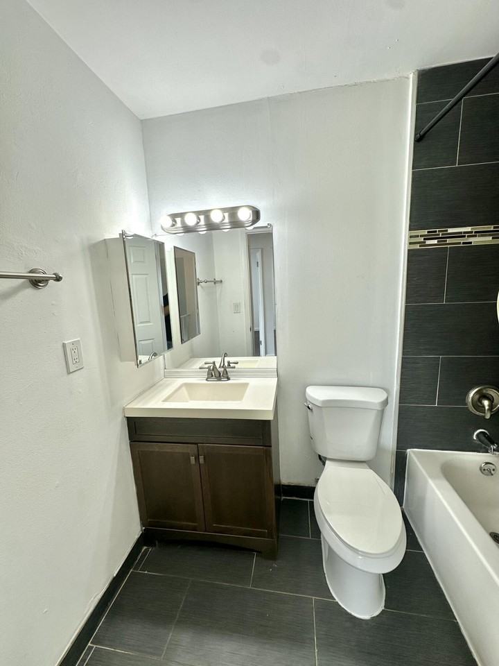 108 E Tiffany Dr #108-2 - Photo 5 of 14