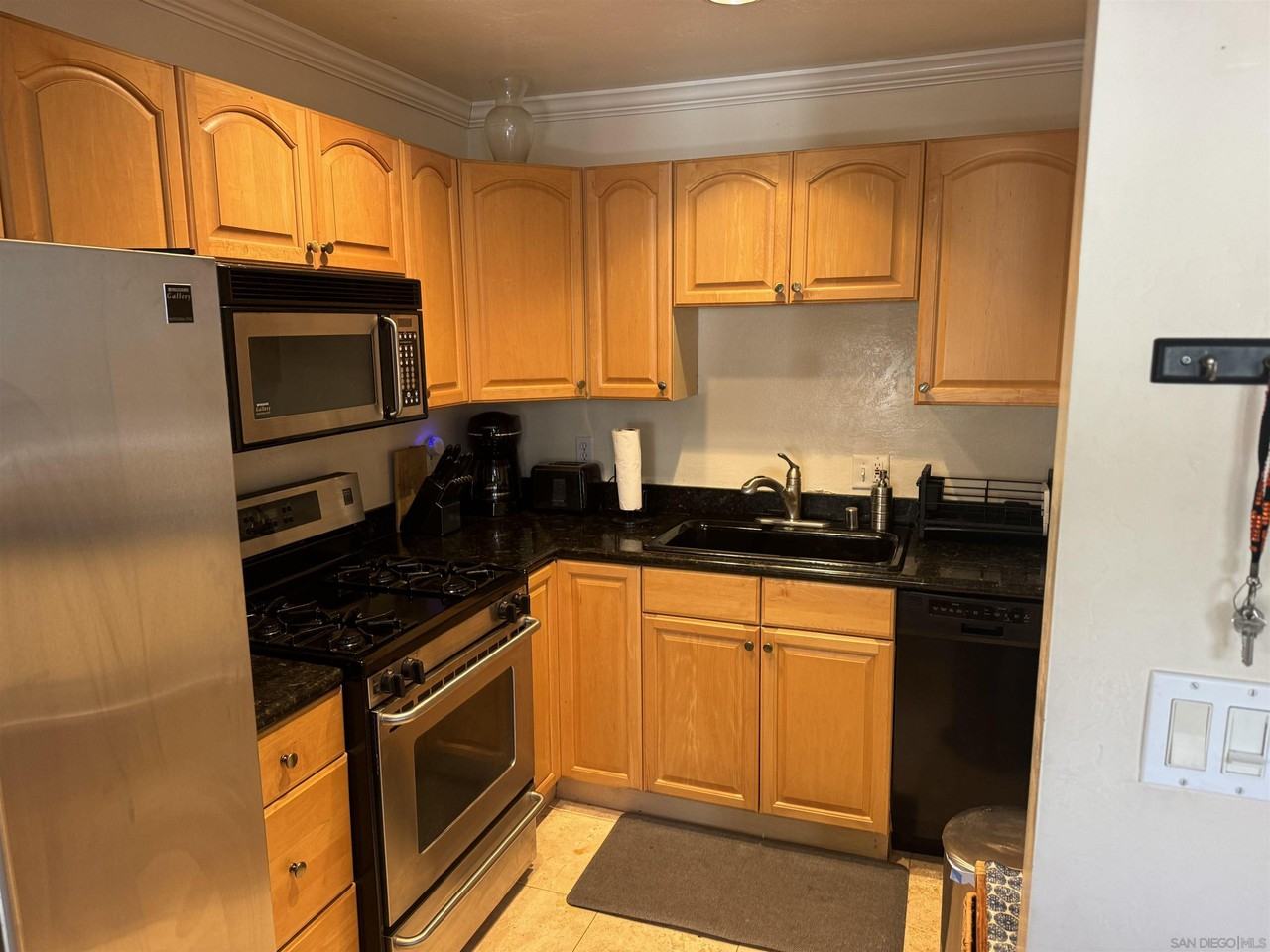 215 Bonair St #215-8 - Photo 5 of 34