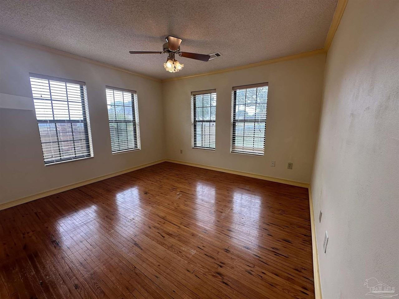 545 S 2nd St #545 - Photo 3 of 20