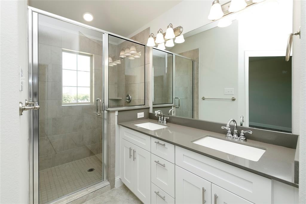 1068 Keswick Dr #1068 - Photo 4 of 40