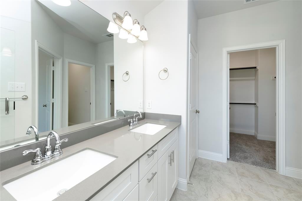 1068 Keswick Dr #1068 - Photo 5 of 40