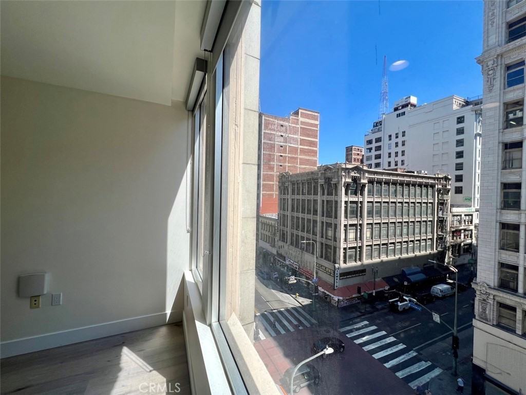 314 W 6th St #314-506 - Photo 6 of 12