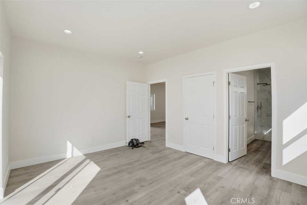 19258 Strathern St #19258 - Photo 3 of 26