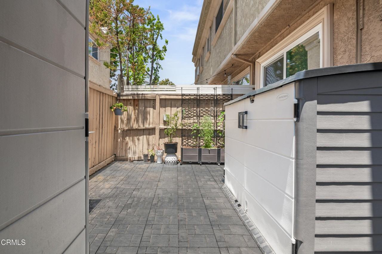 20224 Cohasset St #20224-12 - Photo 5 of 32