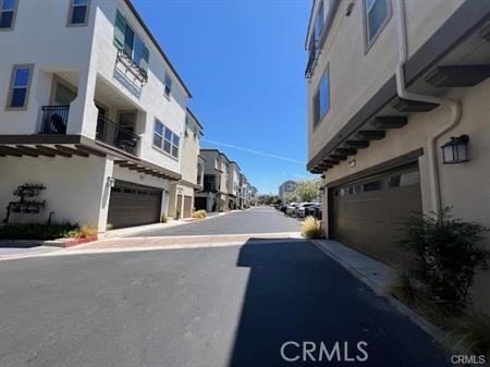 18318 Iris Ln #18318 - Photo 4 of 44